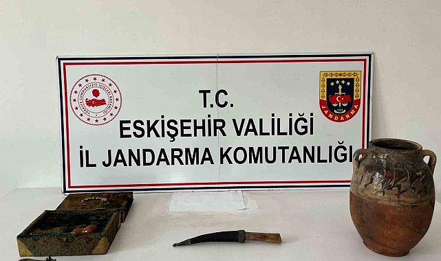 Tarihi eser satmaya çalışan şüpheli jandarma tarafından yakalandı