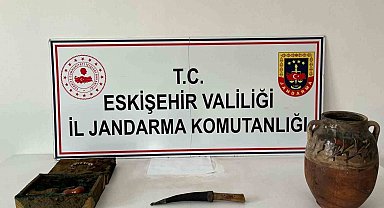 Tarihi eser satmaya çalışan şüpheli jandarma tarafından yakalandı