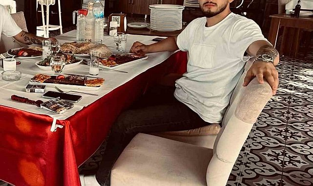 Tarsus'ta otomobille çarpışan motosikletli hayatını kaybetti