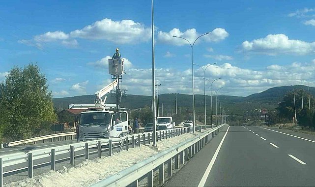Tavşanlı çevre yolunda aydınlatma çalışmaları sürüyor