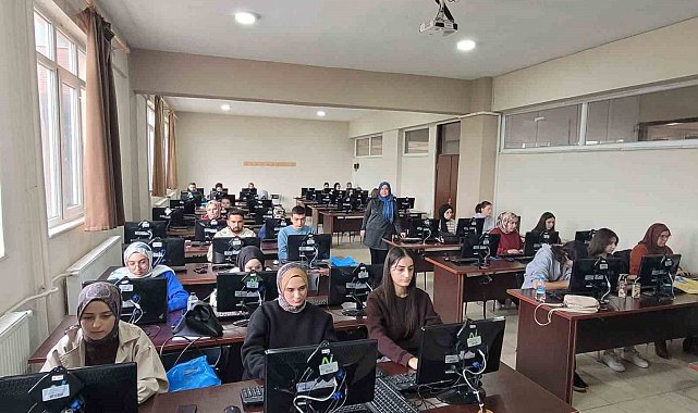 Tavşanlı'da "10 Parmak Klavye Kursu"na yoğun ilgi