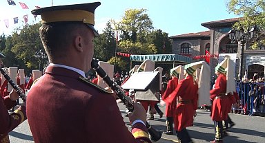 TBMM'den Birinci Meclis'e kortej yürüyüşü