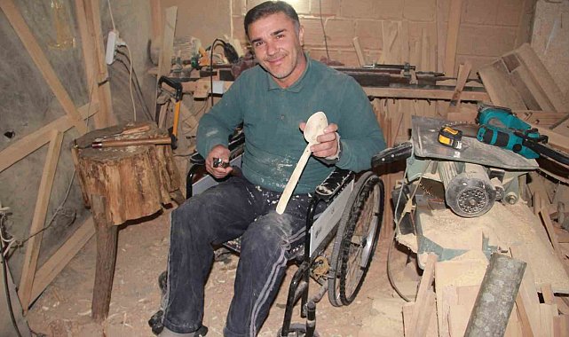 Tekerlekli sandalyeye mahkum kaldı, hayata küsmedi