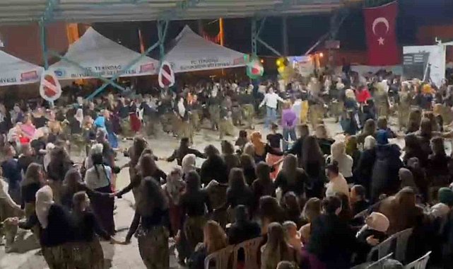 Tekirdağ'da kadınlardan renkli şalvar gecesi: 2 bin kişi katıldı