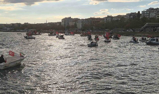 Tekirdağ'da onlarca tekne Sumud Filosu'na destek için denize açıldı