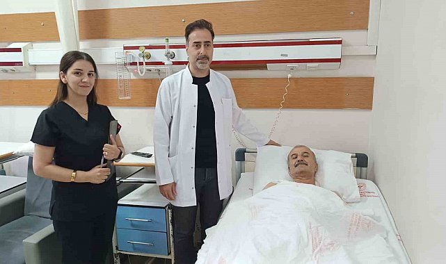 Tenis oynarken omuz çıkığı yaşayan 64 yaşındaki hasta, kullanılan özel plakla sağlığına kavuştu