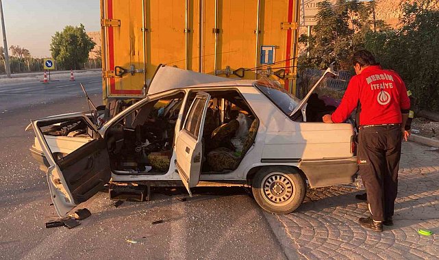 Tıra çarpan otomobilin sürücüsü hayatını kaybetti