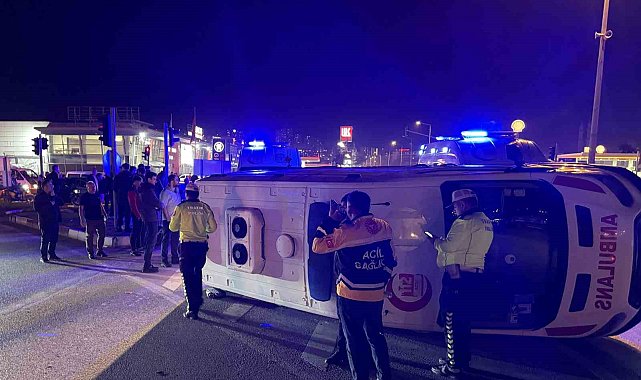 Tokat'ta ambulans ile cip çarpıştı: 3 yaralı