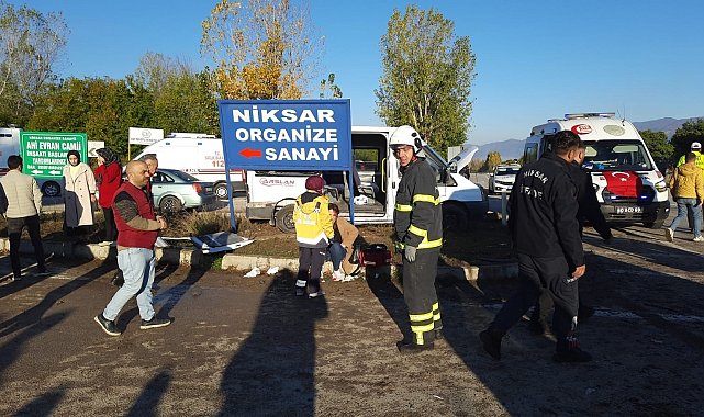 Tokat'ta iki işçi servisi çarpıştı: 10 yaralı
