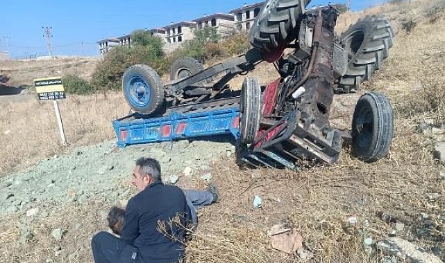 Tokat'ta traktör devrildi: 2 yaralı