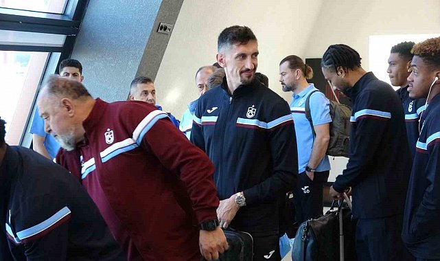 Trabzonspor, Galatasaray maçı için İstanbul'a gitti