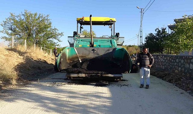 Tunceli İl Özel İdaresi sıcak asfalt üretti: İlk serimi Vali Aygöl yaptı