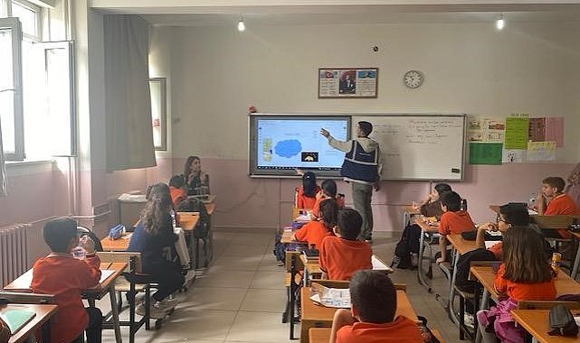 Tunceli'de öğrencilere kooperatifçilik eğitimi verildi