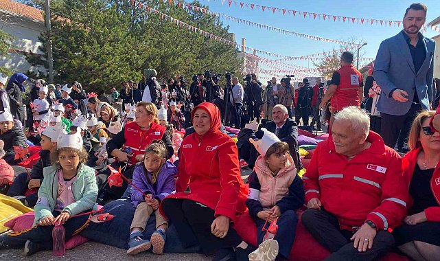 Türk Kızılay Başkanı Yılmaz: " Açık olduğu müddetçe içeriye insani yardım göndermeye devam edeceğiz"
