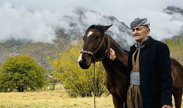 Türkiye-Irak sınırında kartpostallık manzara: Kar ve sonbahar güzelliği bir arada