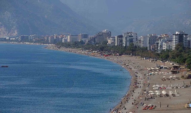 Türkiye kışı yaşarken Antalya'da yazdan kalma günler