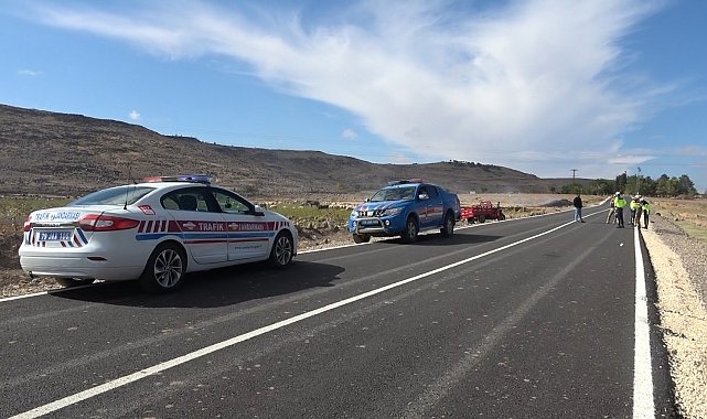 Üç tekerlekli elektrikli motosiklet devrildi: Karı koca ağır yaralandı