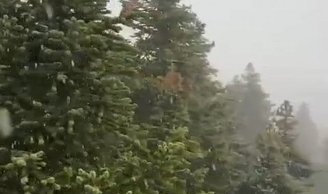 Uludağ'da ilk kar yağışı böyle görüntülendi