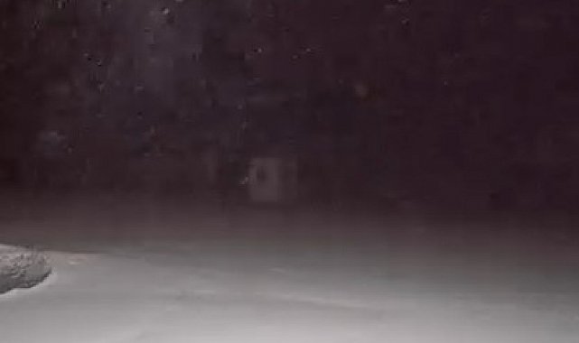 Uludağ'da kar yağışı etkili oluyor