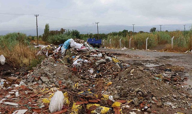 Umurlu'da çöp sorunu
