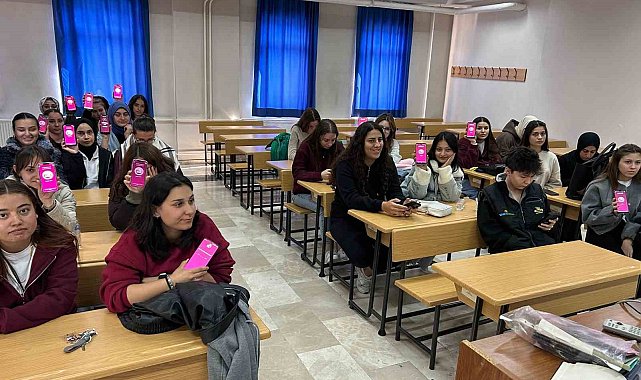 Üniversite öğrencilerine şiddetle mücadele anlatıldı