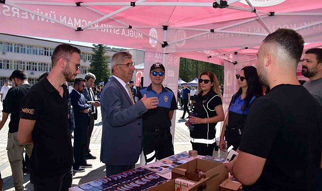 Üniversite öğrencilerine uyuşturucu ile mücadele bilgilendirmesi