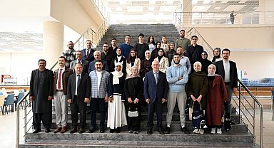 Uşak Üniversitesi Rektörü Savaş, Filistinli öğrencilerle buluştu