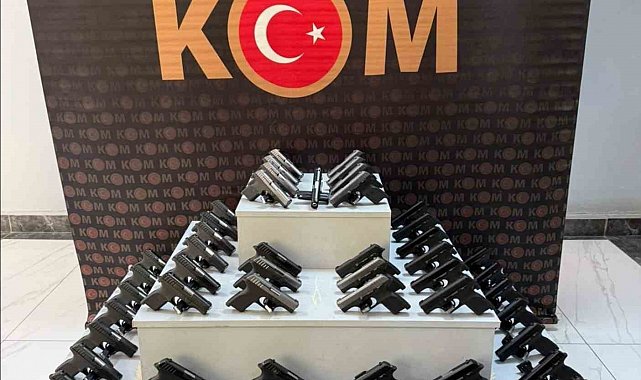 Uşak'ta otobüste 55 ruhsatsız tabanca bulundu