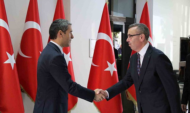 Uşak'ta Türkiye Cumhuriyetinin 102. yaşı coşkuyla kutlandı