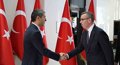 Uşak'ta Türkiye Cumhuriyetinin 102. yaşı coşkuyla kutlandı