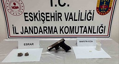 Uyuşturucu bulunduran şahıs jandarma tarafından yakalandı