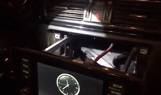 Uyuşturucuları otomobiline özel düzenekle zulalamış