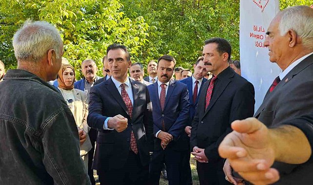 Vali Ahmet Karakaya ceviz hasadına katıldı