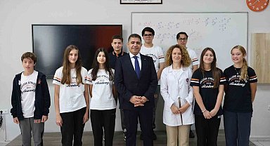 Vali Aslan öğrencilerle okullarda buluşuyor