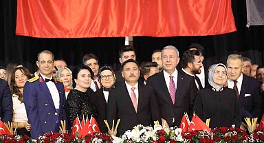 Vali Çiçek: "Türk milletinin çelik iradesi her zaman dimdik ayaktadır"