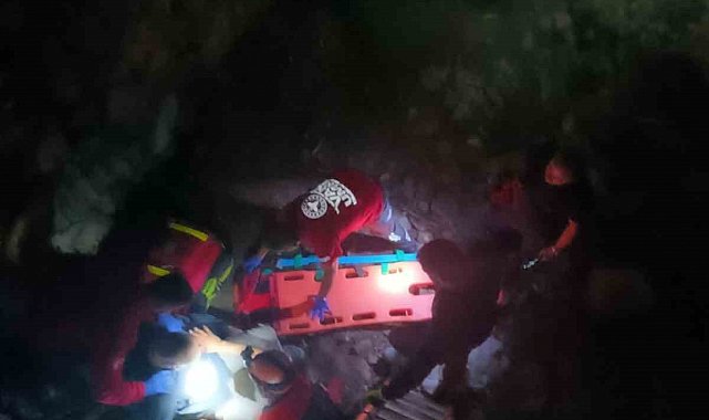 Van Kalesi'nden düşen Alman turist yaralandı