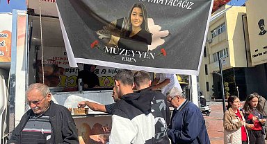 Vefat eden çalışma arkadaşları için lokma dağıttılar