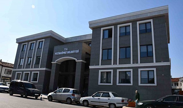 Vezirköprü Belediyesi yeni hizmet binasında