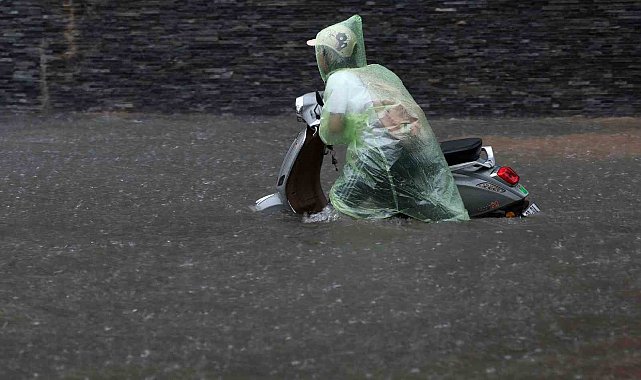 Vietnam'ı vuran Bualoi Tayfunu'nda can kaybı 36'ya yükseldi