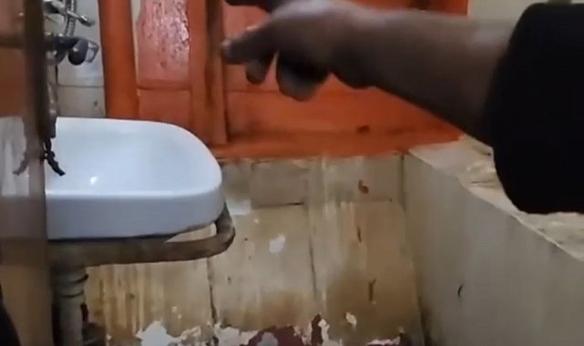 Yaklaşık 1 aydır demir sahasında bekleyen geminin personeli tepkili