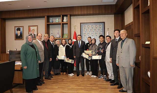 Yarışmalarda derece elde eden öğrenciler ödüllendirildi