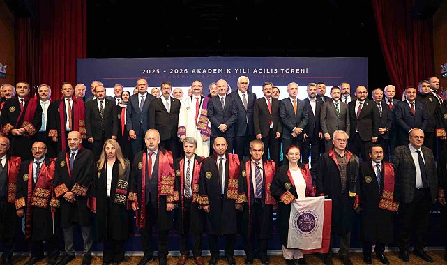 YÖK Başkanı Özvar'ın katılımıyla gerçekleşen 2025-2026 akademik yılı büyük bir coşkuyla başladı