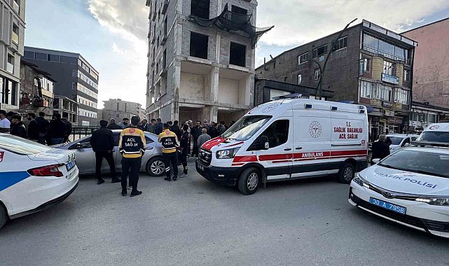 Yüksekova'da intihar girişimi: Polis uzun uğraşlar sonucu vatandaşı kurtardı