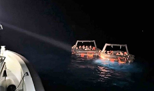 Yunanistan 32 düzensiz göçmeni Türk karasularına geri itti