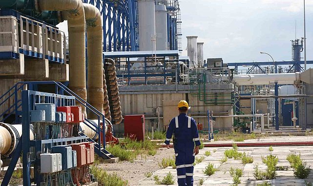 Yunanistan Parlamentosu, azami mesai süresini 13 saate kadar yükselten tasarıyı kabul etti