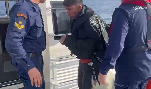 Yüzerek Yunanistan'a geçmeye çalıştı