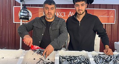 Zonguldak'ta hamsinin fiyatı 75 liraya düştü