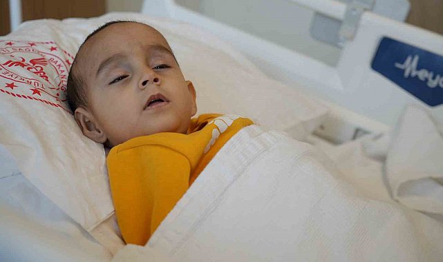 14 aylık Hamza Tuğra ilk kez duydu