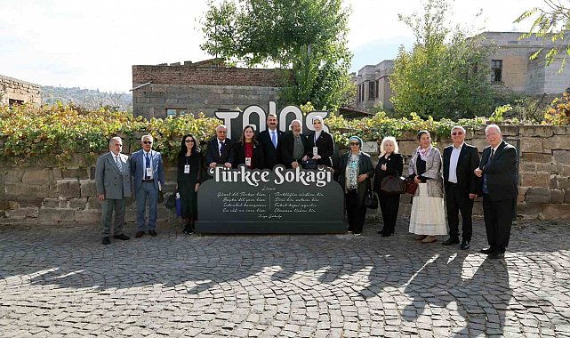 14 ülkeden 54 yazar ve şair Türkçe Sokağı'nda buluştu