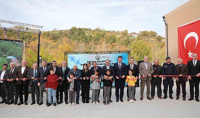 20 milyon liraya mal olan spor kompleksi törenle açıldı